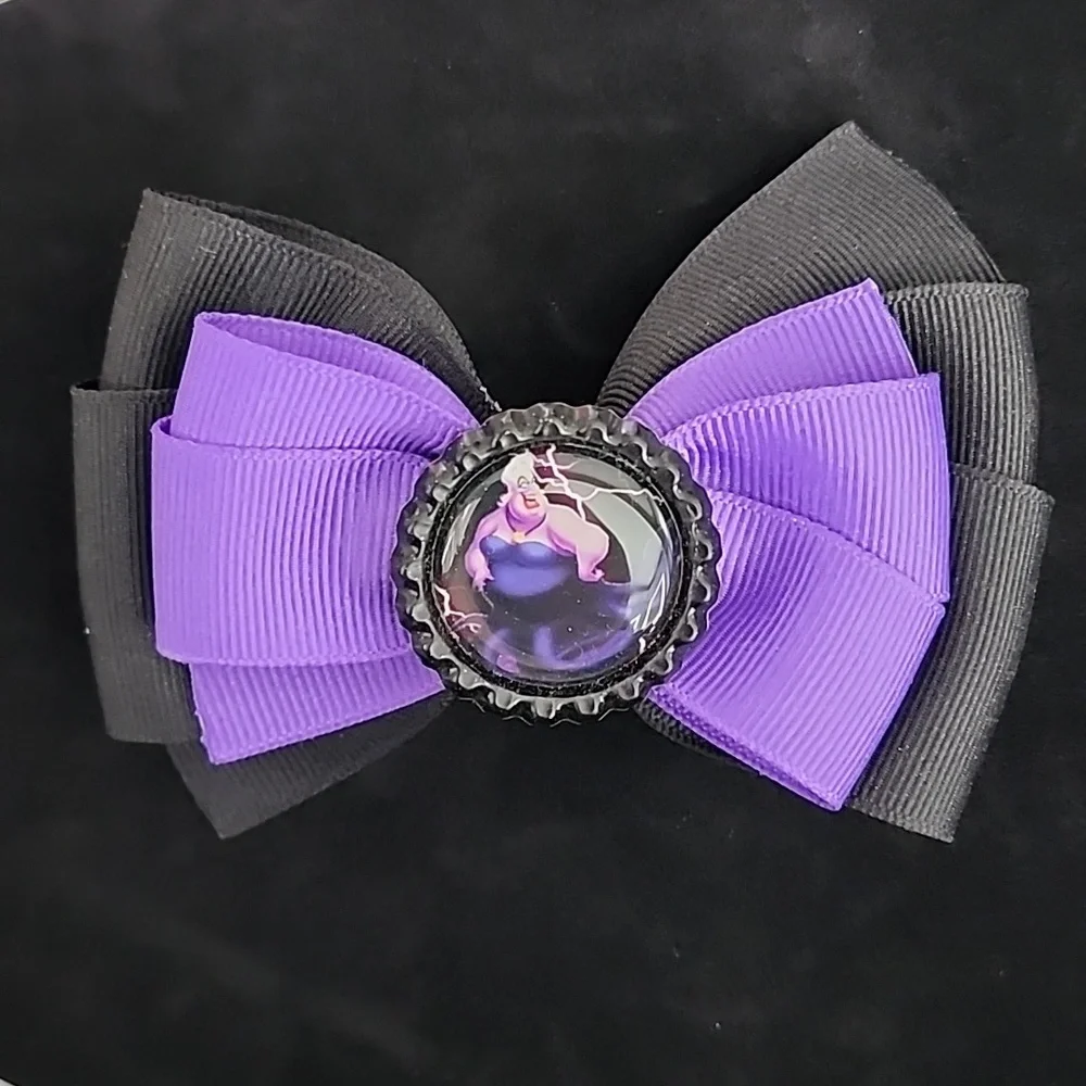 NWOT Halloween Hair Bow -Ursula